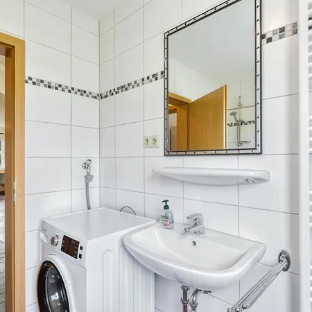 4 Bedroom Lovely In Апартаменты *